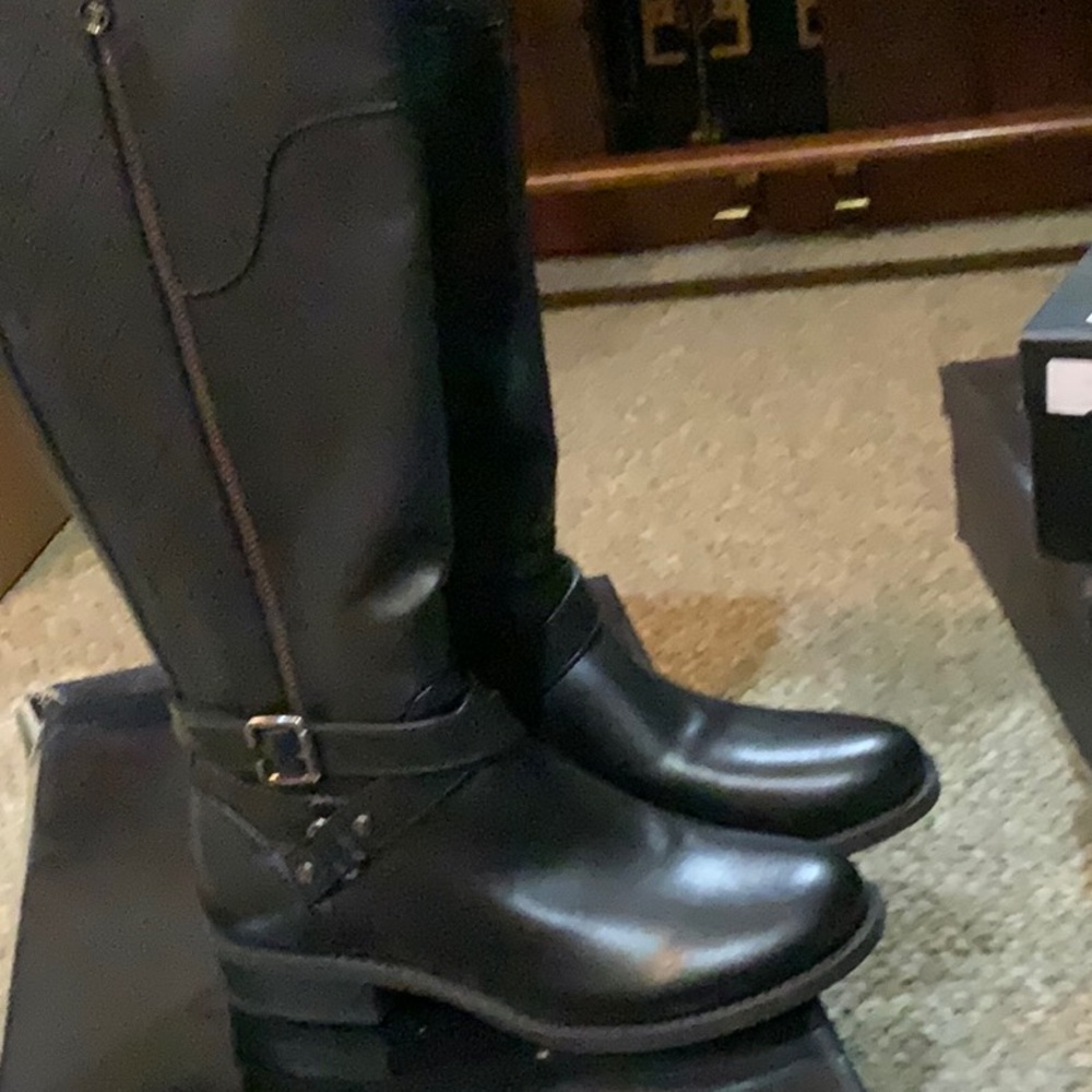 #194 GBC Woman’s Black Leather  knee Boots Sz 8.5M NWOT - Picture 3 of 7